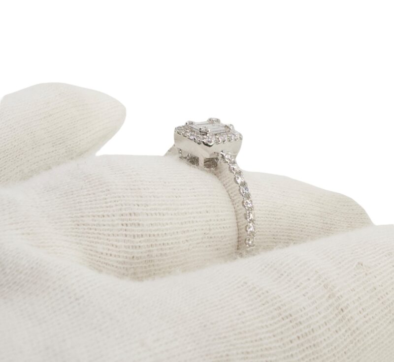 Anello Solitario - Oro 18kt e Diamanti - Ct 0,59 G  Vvs - immagine 3